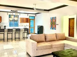 Luxury And Spacious Pool house near the beaches