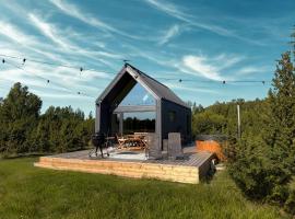 Sadama Willa Petite with private mini SPA，位于Heltermaa的乡村别墅