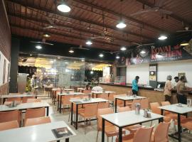 The Kovai Kitchen and Guest house，位于Singānallūr的酒店