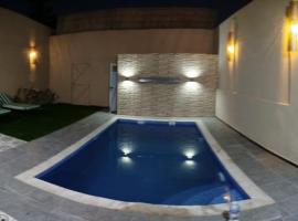 maison piscine privé Lac takerkoust，位于拉拉塔可库斯特的酒店