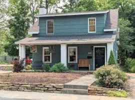 Charming 4 BR W Hot Tub 3 Kings Walk to Downtown
