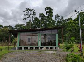 Tropical Crystal House，位于瓜皮莱斯的酒店