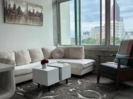 Elegant City Escape ,Steps to Hotspots