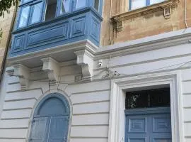 17 Domus Mariae Town House