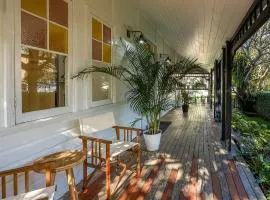 Cottage with Sauna l Walk to Cafes l Nova Escapes