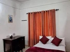 Holiday Apartments & Homestay