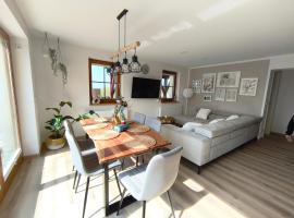 FeWo "Waldblick" und "Gartenblick" mit Pool und Kinderspielplatz，位于迪波尔迪斯瓦尔德的酒店