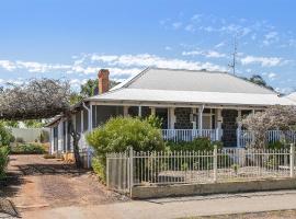 " Roseneath" Queen Room with Private Bathroom，位于诺瑟姆的酒店