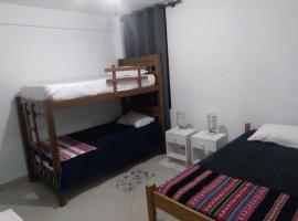 Hermoso y cómodo departamento de 2 habitaciones, sala de estar, cocina y 2 baños，位于科恰班巴的酒店