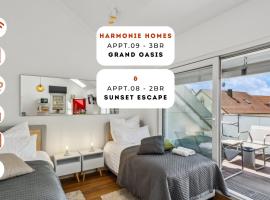 Harmonie Homes - Built in 2025 - Hotel-Quality Beds & Linen - Full Kitchen - Fiber WiFi - 4K Smart TV - 2 Balconies - Elevator - Free Private Parking - Near Augsburg - 20 Min via Autobahn to Munich-West，位于达辛格的酒店