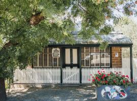Wild Olive Cottage Clare Valley，位于Auburn的酒店