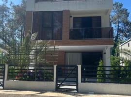 NinosVilla (Shekvetili\Kaprovani) 70м до моря，位于谢赫维蒂利的酒店