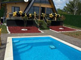 A-Frame Wellness Villa with Private Pool, Sauna & Jacuzzi near Belgrade，位于Koraćica的酒店