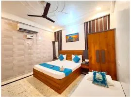 AYODHYA HOTEL "NIRMALA PALACE" Near Railway Station - 500 Meter Walking Distance From Shree Ram Janam Bhoomii & 400 Meter From Hanuman Garhi Temple - Restaurant # wifi #Free Parking Available - A Premium Hotel In Ayodhya