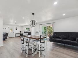 Desert Mountain Escape with Private Hot Tub A home，位于特哈查比的酒店