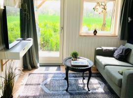 Hytten - Tiny house，位于格雷诺的酒店