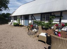 Hus på hästgård, Söderåsen!，位于Slättåkra的酒店