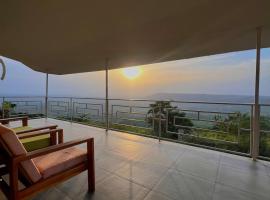 1 Bedroom Sunset & Mountain View Chalet in Aburi，位于Aburi的酒店