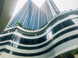 Netflix & Chill Stylish Makati condo gym swim park internet fast 2474