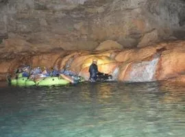 Jaguar Paw Cave And Jungle Expeditions