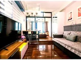 City Best Designer 1BR Makati Fast internet Gym Swim Park 2050