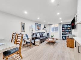 Bright 2-Bedroom Apartment，位于伯灵顿的酒店