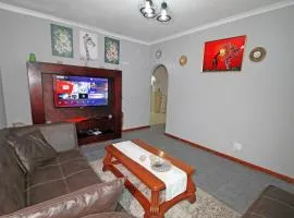 Peaceful 4 Bedroom Flat in Germiston with WI-FI