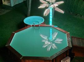 Villa Tropico śniadanie obiadokolacja letni basen 5,5m jacuzi 2,5m czynne non stop，位于波别罗沃的酒店