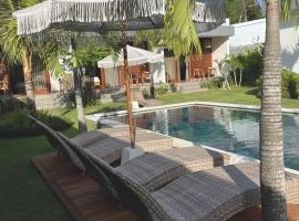 Tropical Almond Villa，位于乌鲁瓦图的酒店