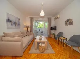 Mia Apartment, City Center Bar