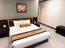 A&E Hotel