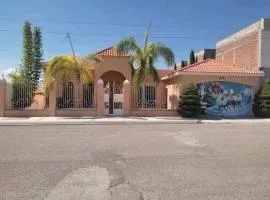 Residencia con Alberca privada y 4 Habitaciones