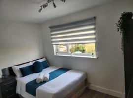 Ensuite deluxe home，位于巴塞尔顿的酒店