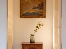 Leonidas Residence - Ihr feines 2 Schlafzimmer Apartment in der Detmold Innenstadt，位于代特莫尔德的酒店