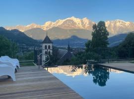 Face au Mont-Blanc, au cœur des plus grands domaines skiables de Haute-Savoie，位于萨莱切的酒店