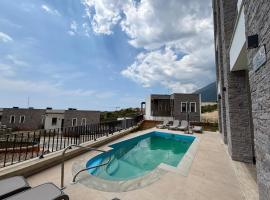 Turquoise Poolside Thymus Resort 34-1，位于德尔米的酒店