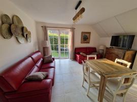 Charming cottage in Noville-Les-Bois，位于Fernelmont的酒店