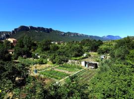 hOMe-Shanti Galamus -- Relais Rando - vélo - moto，位于圣保罗德费努耶的酒店