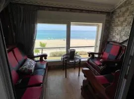 BEACHFRONT VUE SUR MER APPARt