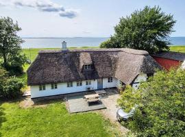 8 person holiday home in Svendborg，位于斯文堡的酒店