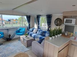 Sea view holiday home with accessible ramp，位于塞顿港的酒店