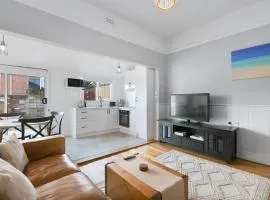 Charming 2-Bed House in North Hobart