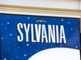 Nightcap at Sylvania Hotel