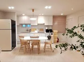 Luxury for family, terrace, 3room,2bath,metro 1min