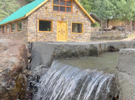Shepherd's Lore Camps & Resort，位于Sāngla的豪华帐篷