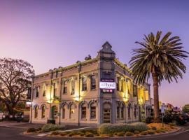 Stay at the historic Star Hotel，位于瑟尔的酒店