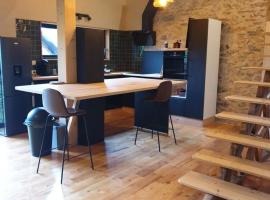 Bel appartement，位于Saleich的酒店
