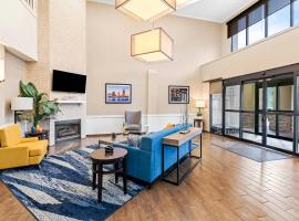 Comfort Suites Daphne - Mobile East Bay，位于达夫尼的酒店