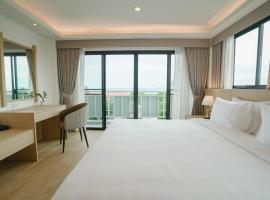 The Kite Hotel Bangsaen by Koko，位于Ban Laem Thaen的酒店