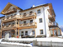 雷特克湖滨公寓酒店，位于弗拉绍的酒店